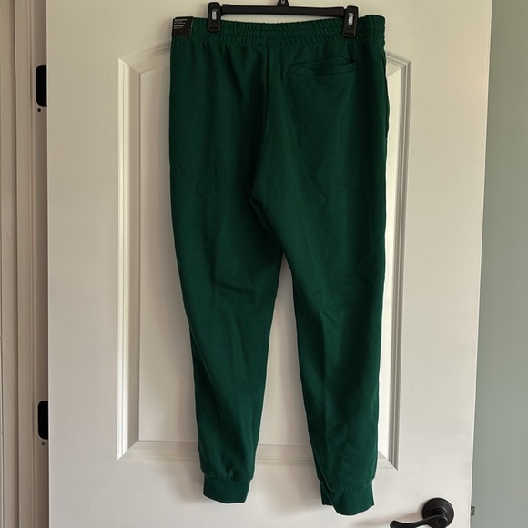 NWT adidas Men's Essentials Fleece Regular Tapered Pants, collegiate green - Picture 8 of 9